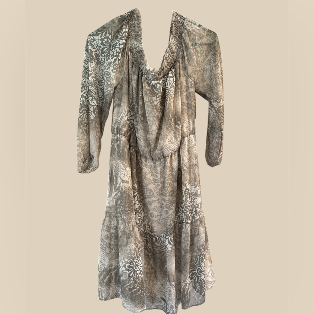 New York & Company Gray Ruffled Tiered Dress size L